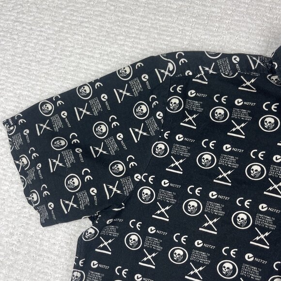 Y2K Volcom Skull Dead AOP Goth Punk Skate Mens Button Shirt Black Sz S Slim Fit - Picture 3 of 16